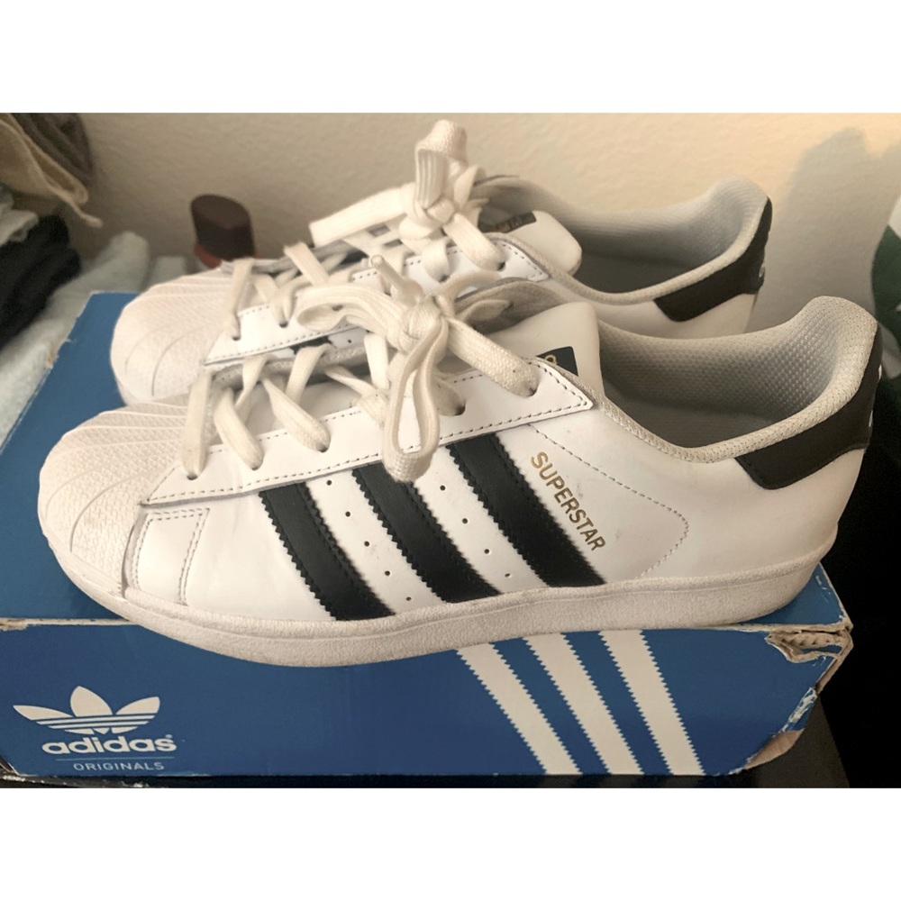 Adidas Superstars kids size youth 7